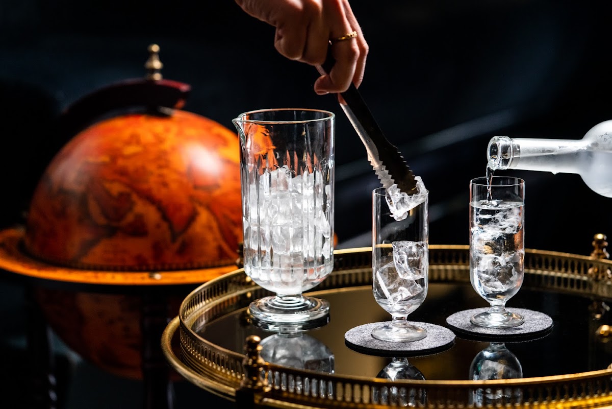 Tableside cocktail preparation